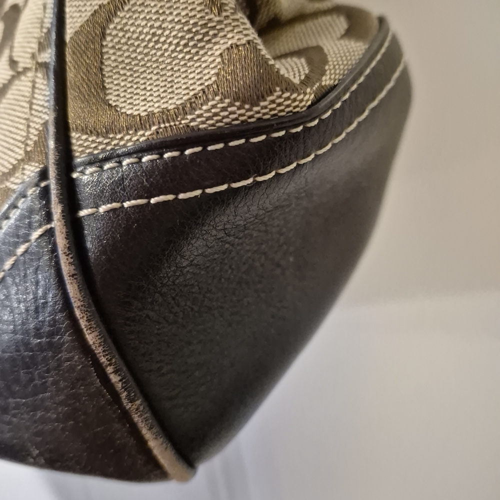 Vintage Coach Tan and Black Shoulder Bag - Picture 4 of 10